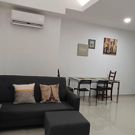 Klcc Newly Renovated Apartment Kuala Lumpur Luaran gambar